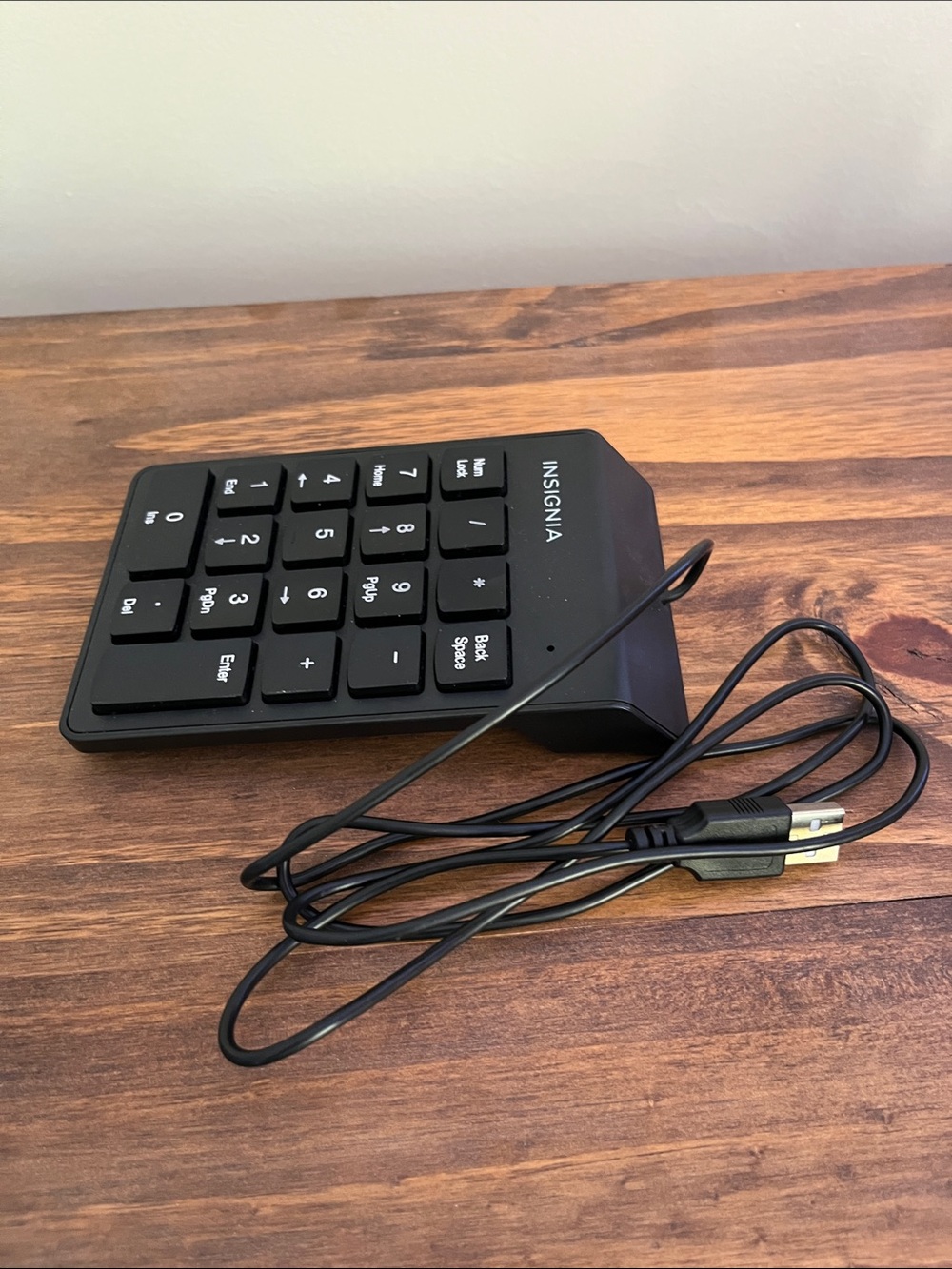 Insignia Black Wired USB Numeric Keypad - Compact External Numpad - Picture 2 of 2